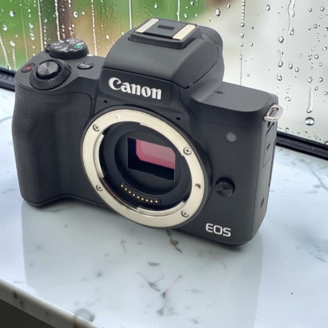 EOS Kiss M ボディ "ブラック"