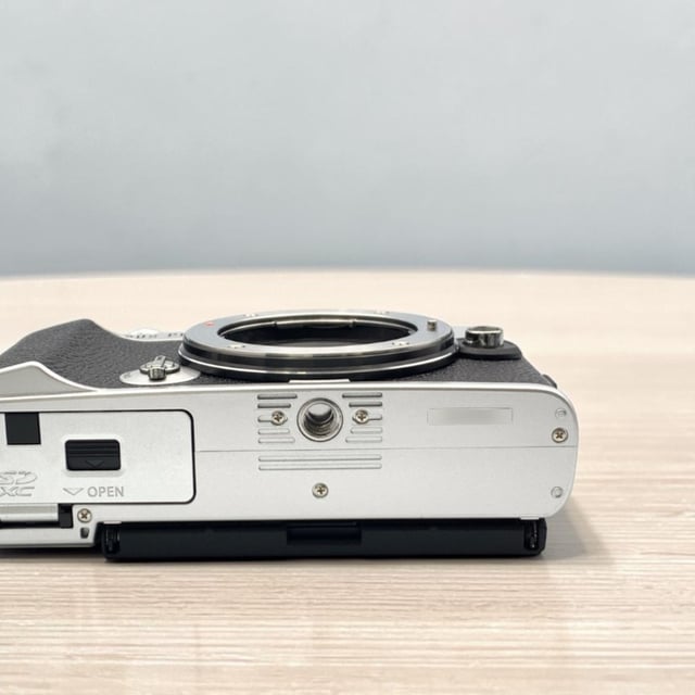 OLYMPUS PEN E-P7 ボディ "シルバー"