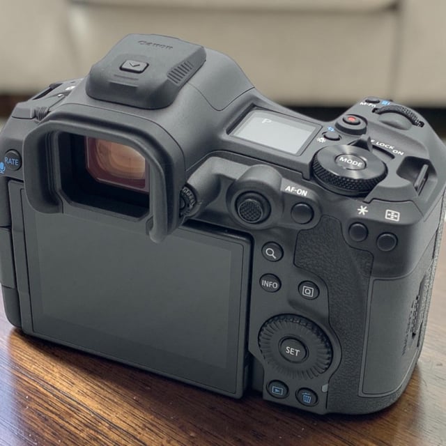 EOS R5 Mark II ボディ