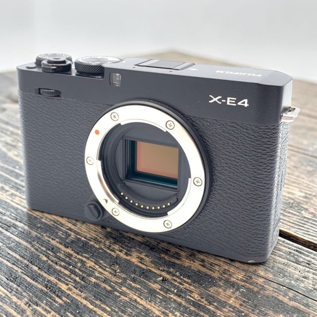 X-E4 ボディ