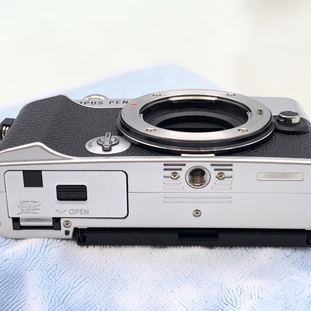 OLYMPUS PEN E-P7 ボディ "シルバー"