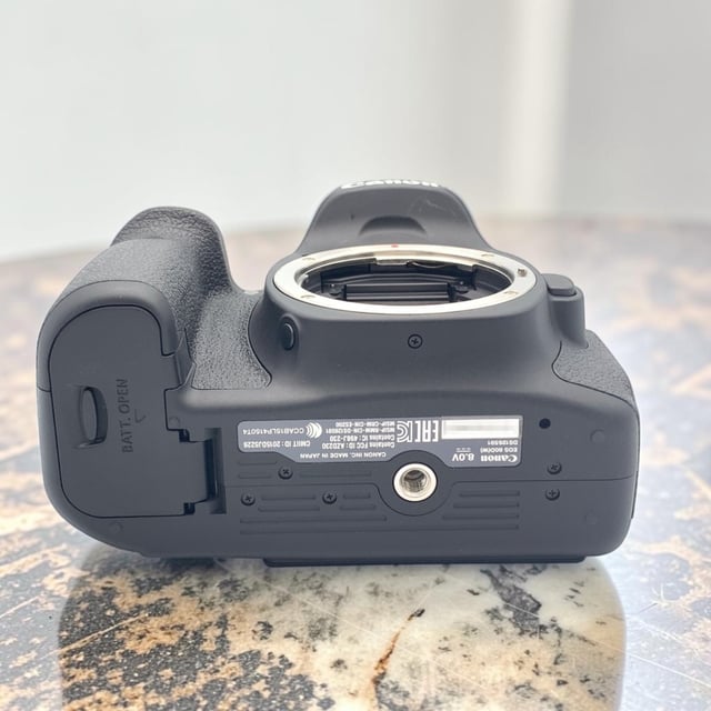 EOS 80D ボディ