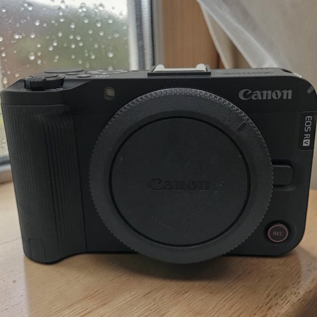 EOS R50 V ボディ "ブラック"