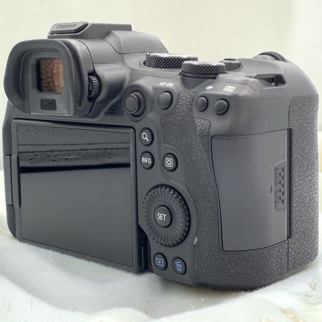 EOS R6 Mark II ボディ