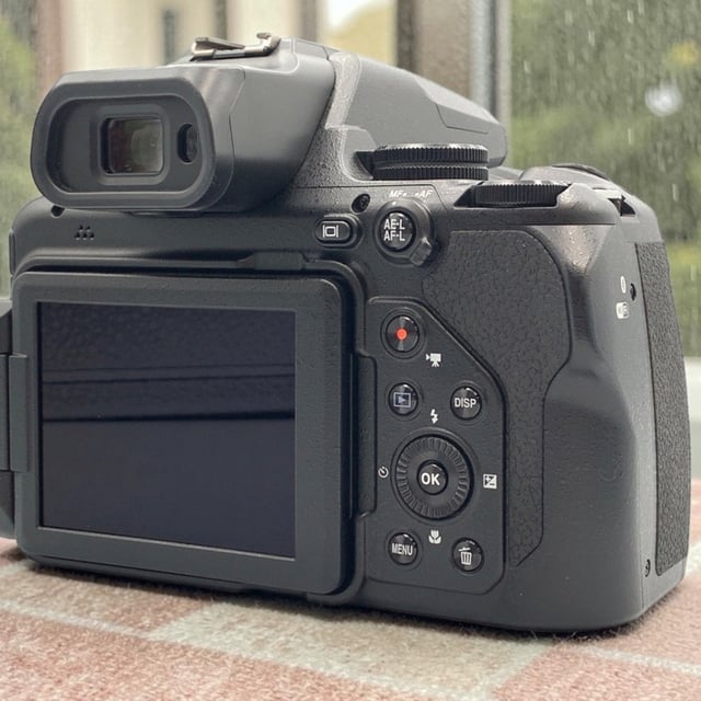 COOLPIX P1000