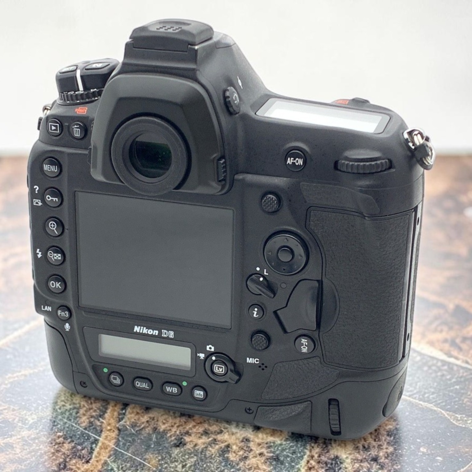 ニコン D6 ボディの中古 (良品)・¥401,710 by lenua | みんなのカメラ