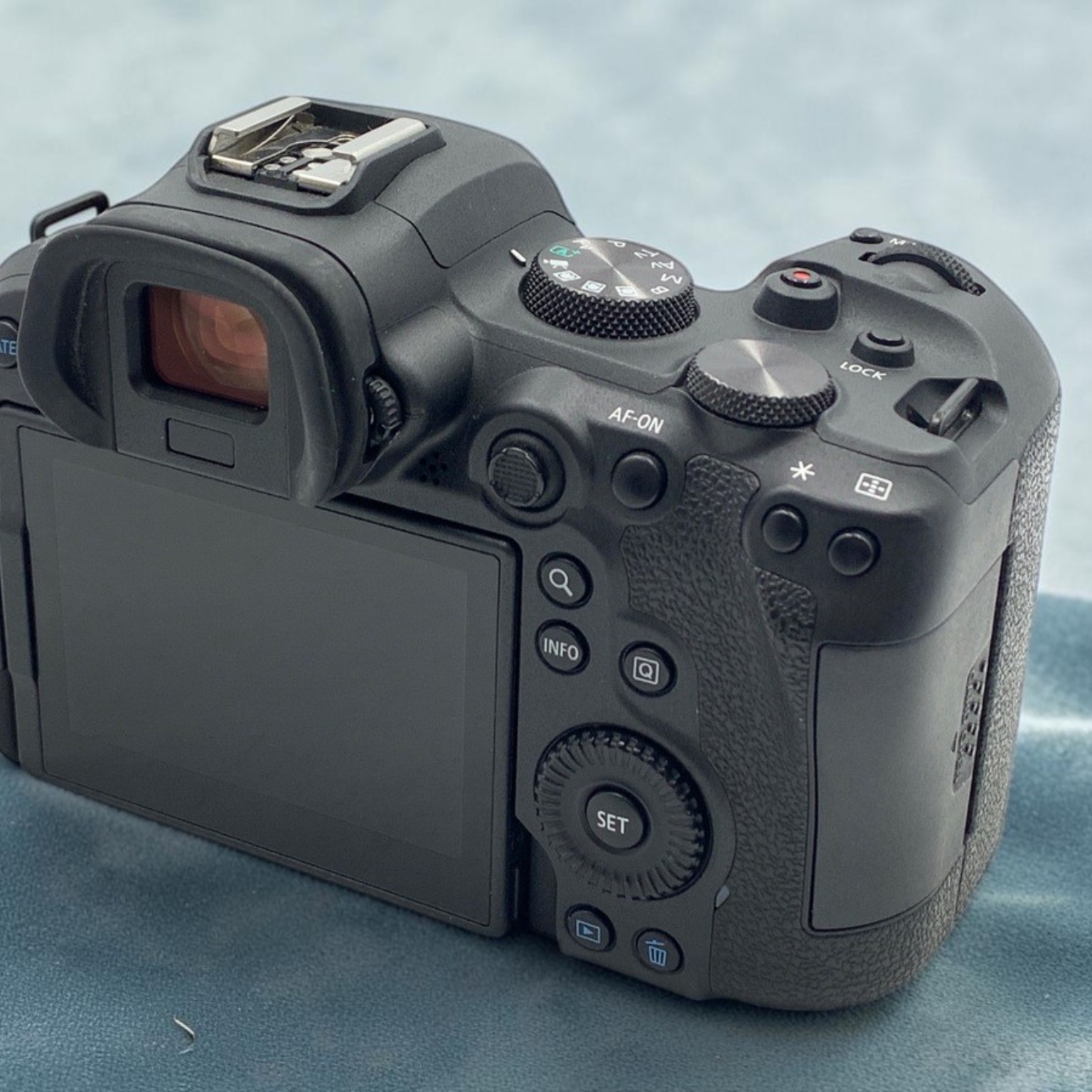 Canon EOS R6 ボディの中古 (良品)・¥147,540 by felno | みんなのカメラ