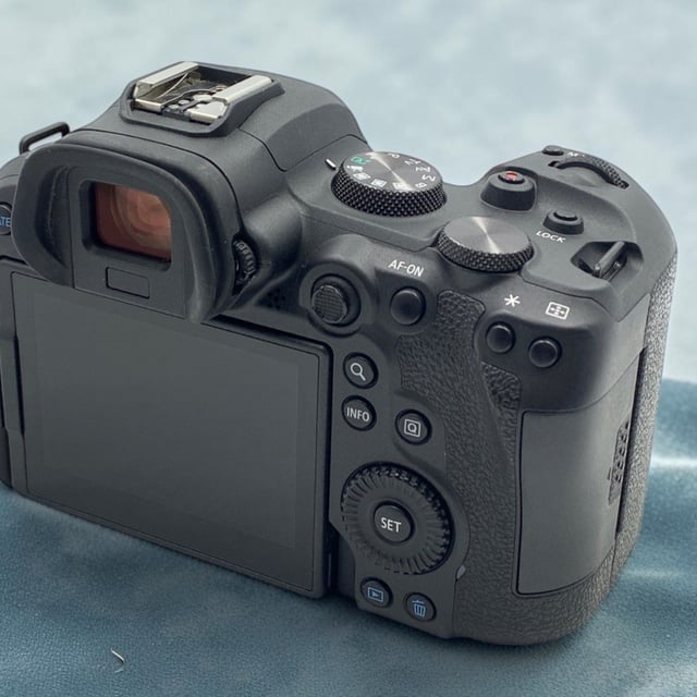EOS R6 ボディ
