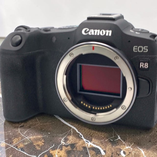EOS R8 ボディ