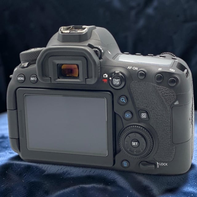 EOS 6D Mark II ボディ