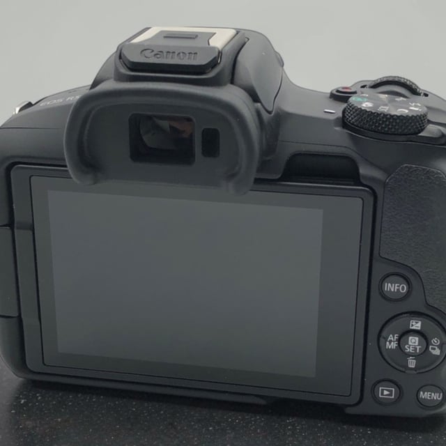 EOS R50 ボディ "ブラック"