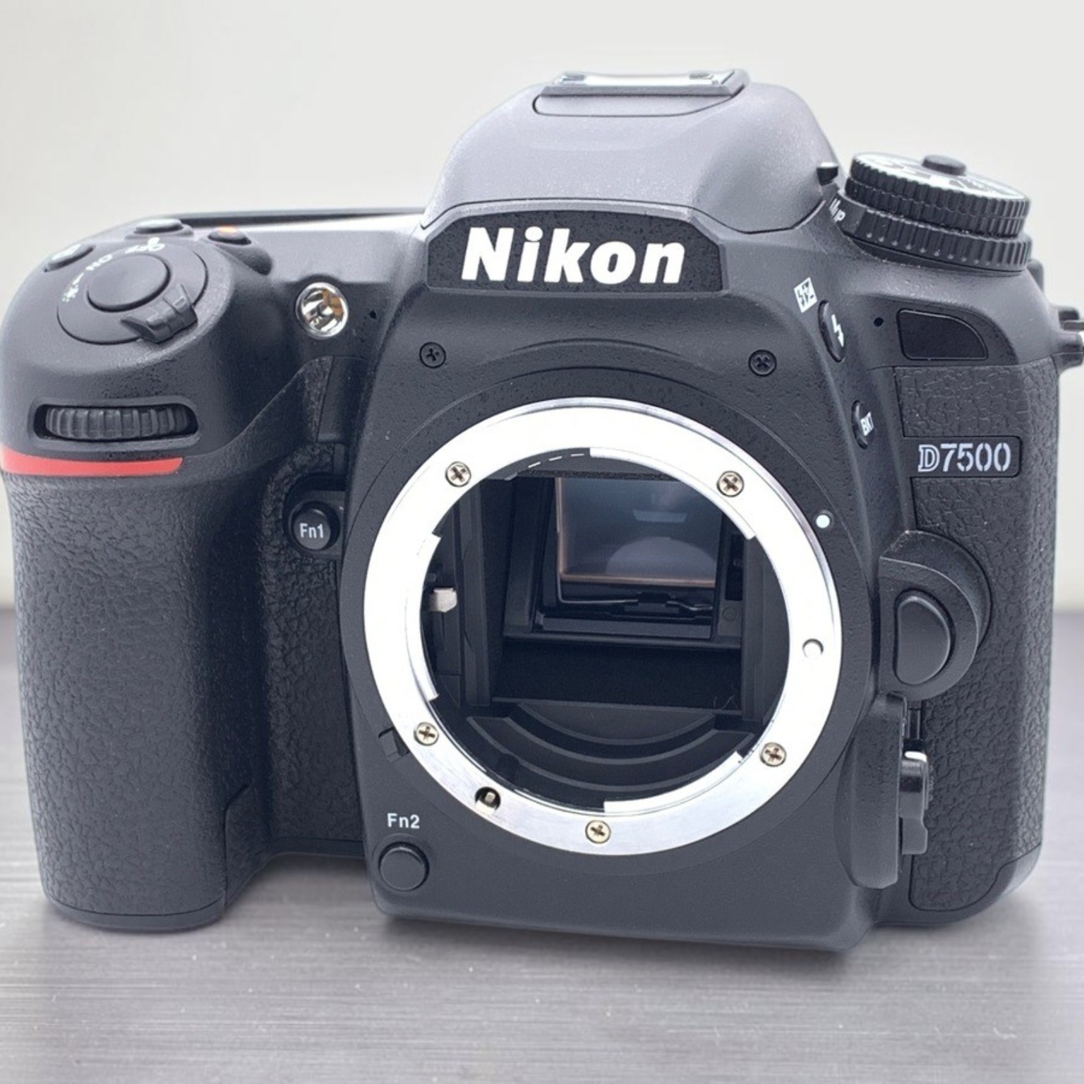 ニコン D7200 ボディの新品/中古の在庫一覧 | みんなのカメラ