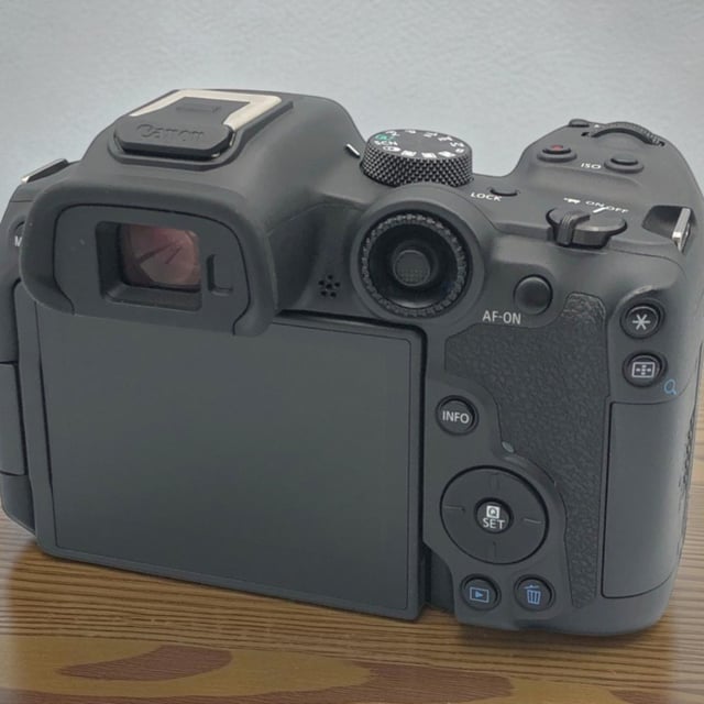 EOS R7 ボディ