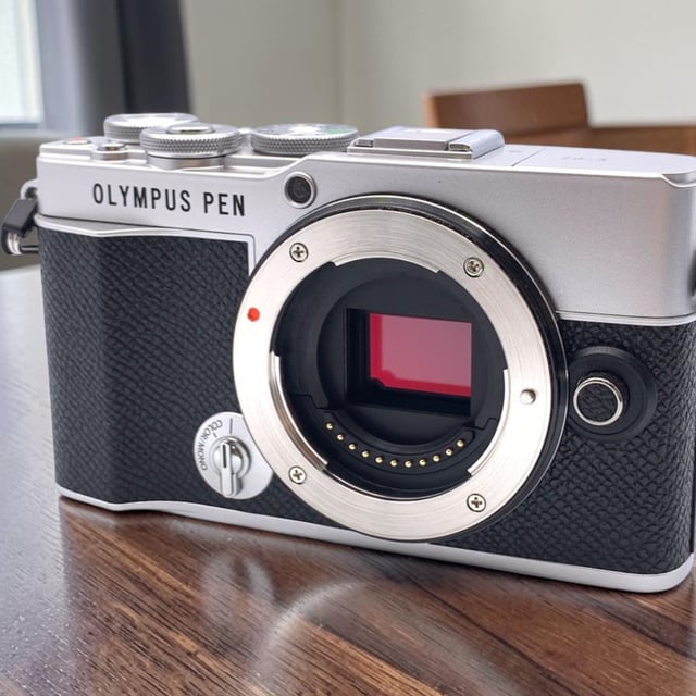 OLYMPUS PEN E-P7 ボディ "シルバー"