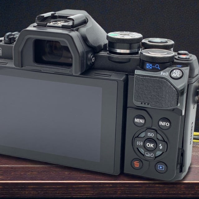 OM-D E-M10 Mark III ボディ "ブラック"