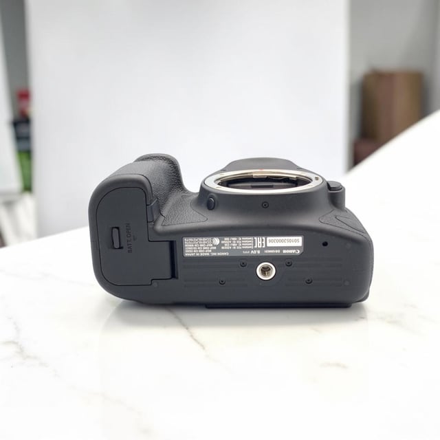 EOS 6D Mark II ボディ