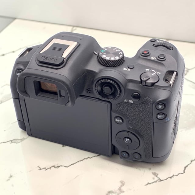 EOS R7 ボディ