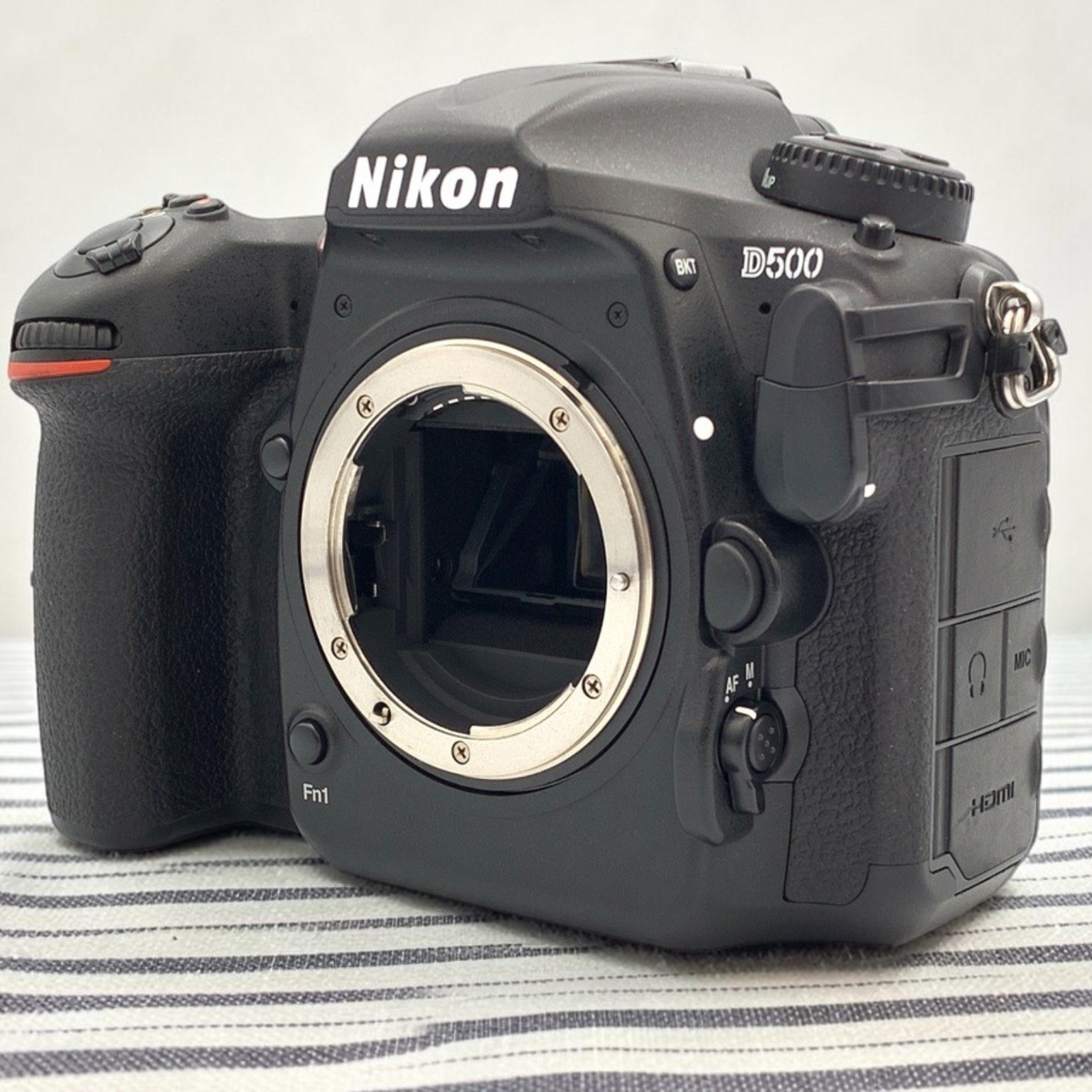 ニコン D500 ボディの中古 (良品)・¥83,330 by ねずら | みんなのカメラ
