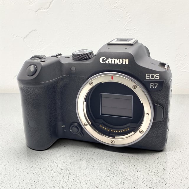 EOS R7 ボディ