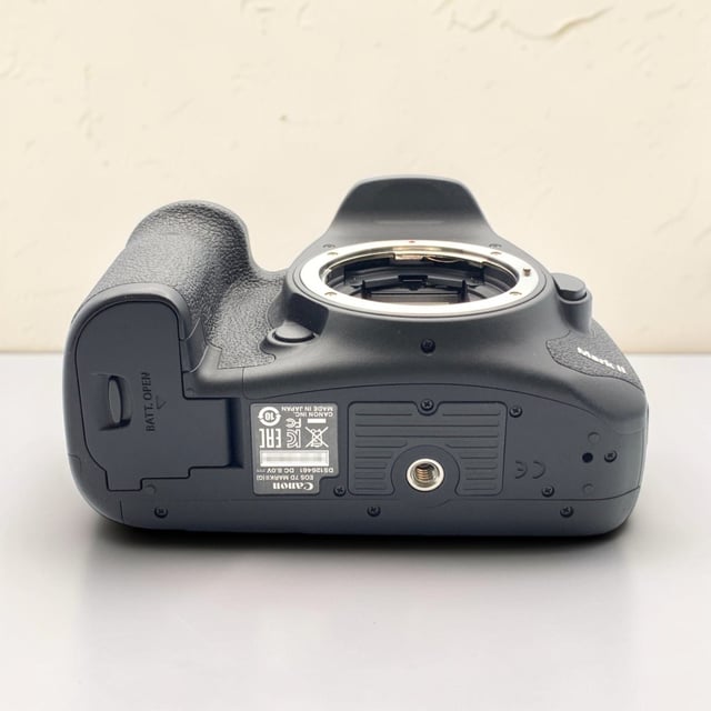EOS 7D Mark II ボディ