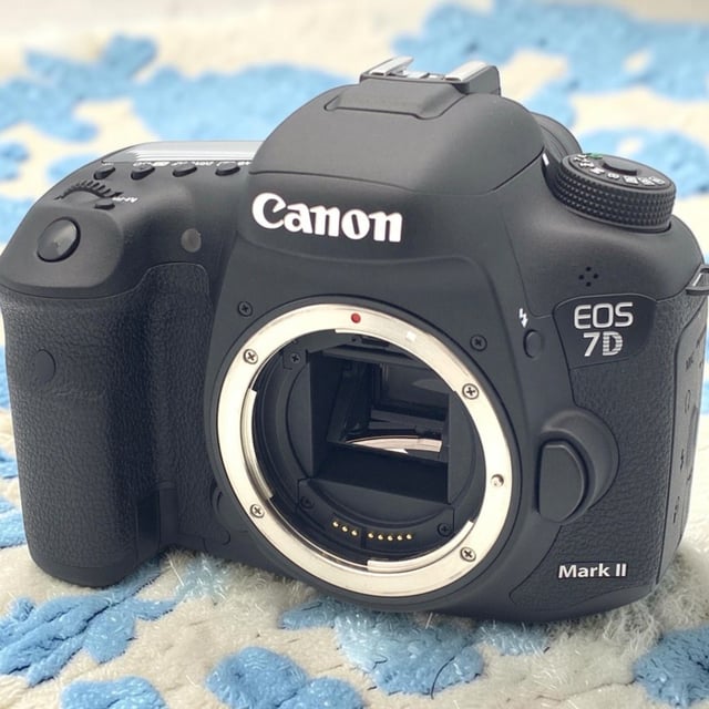 EOS 7D Mark II ボディ