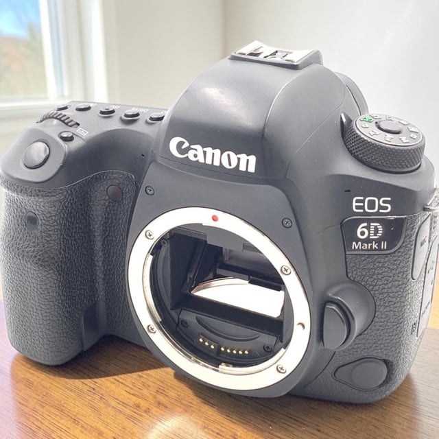 EOS 6D Mark II ボディ