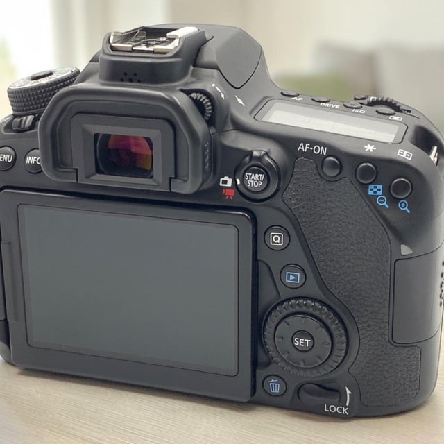 EOS 80D ボディ