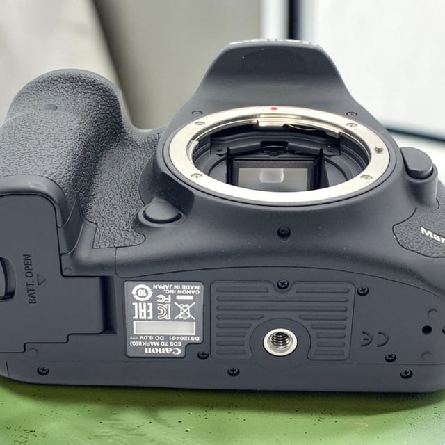 EOS 7D Mark II ボディ