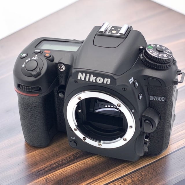 D7500 ボディ