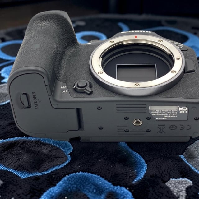 EOS R7 ボディ