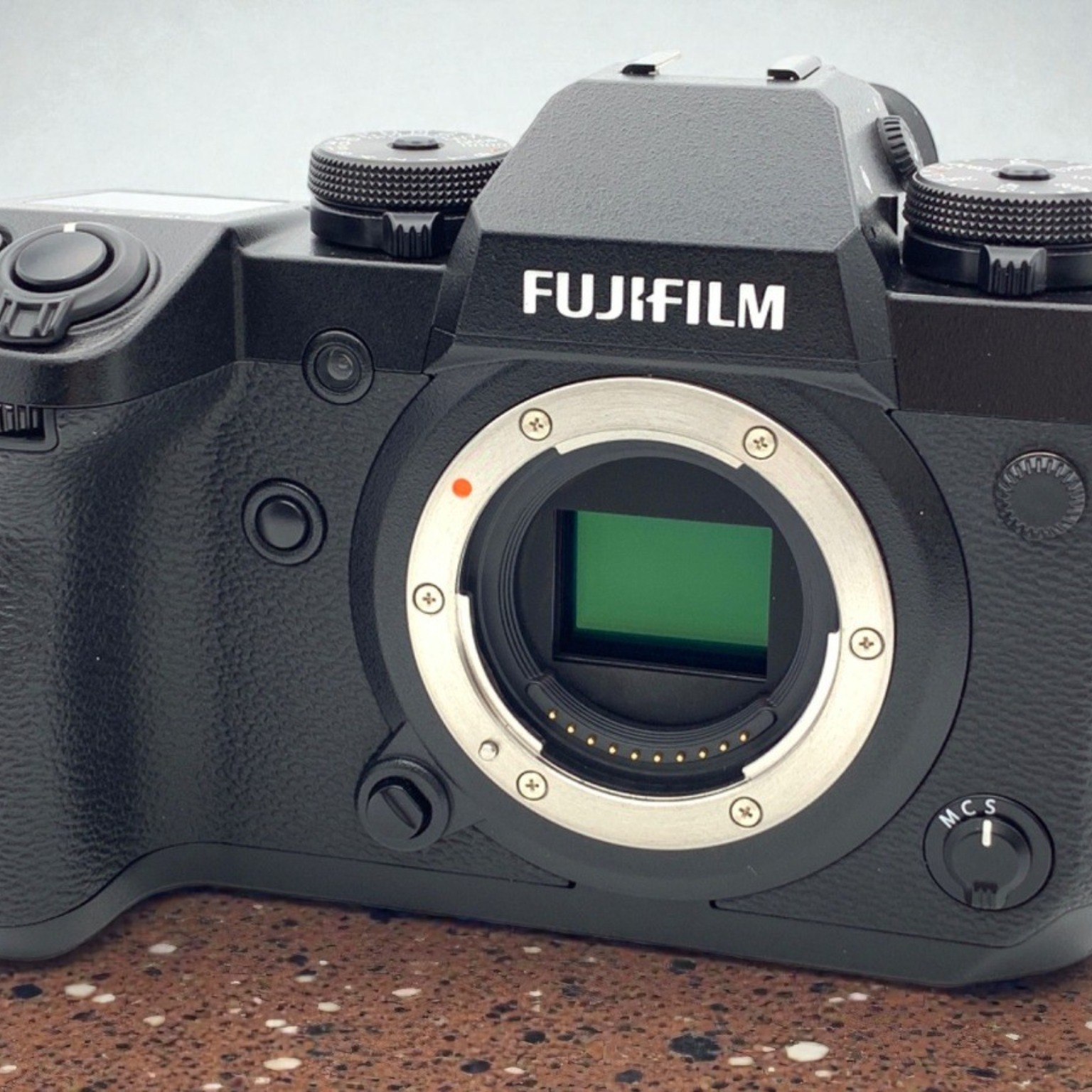 富士フイルム X-H1 ボディの中古 (美品)・¥80,300 | みんなのカメラ