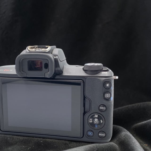 EOS Kiss M ボディ "ブラック"
