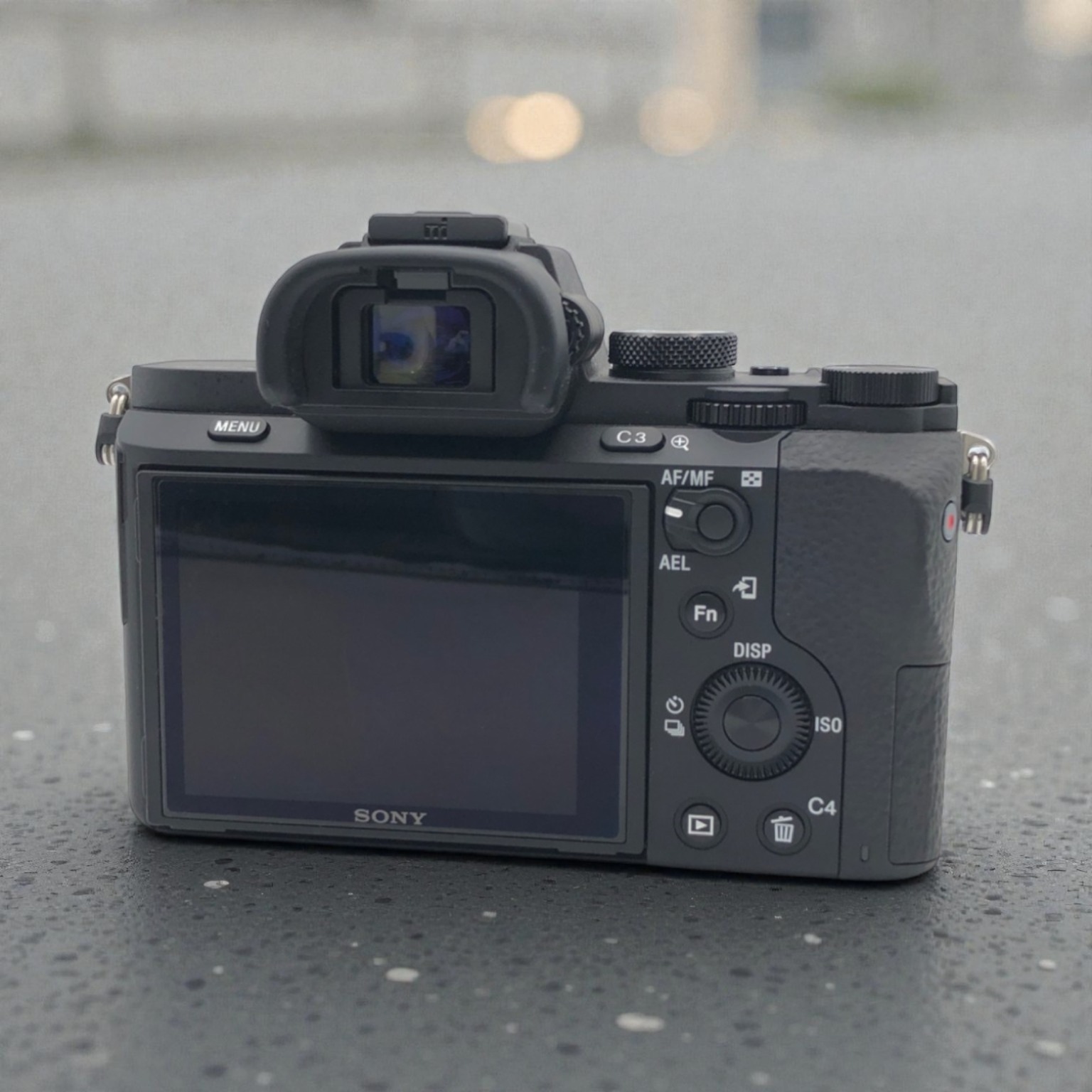 SONY α7 II ILCE-7M2 ボディの中古 (美品)・¥66,680 | みんなのカメラ