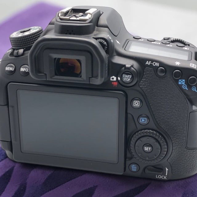 EOS 80D ボディ