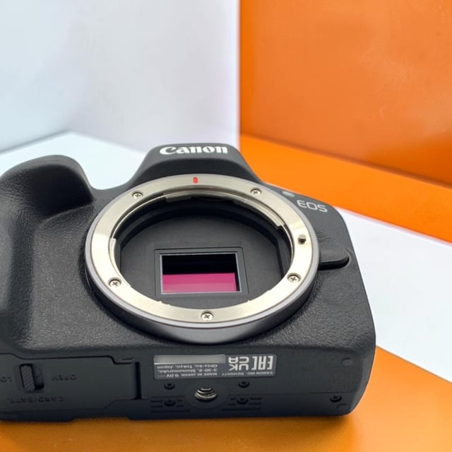 EOS R50 ボディ "ブラック"
