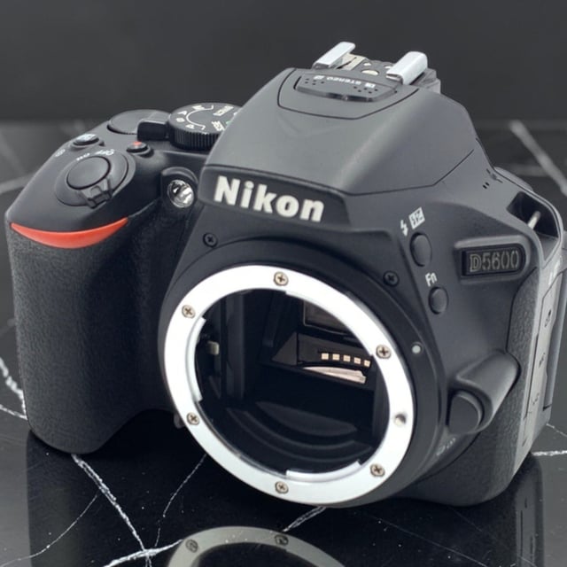 D5600 ボディ