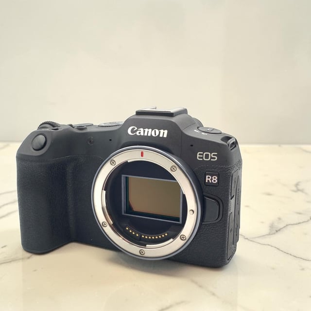 EOS R8 ボディ