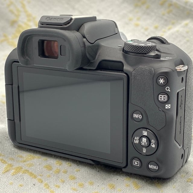 EOS R50 ボディ "ブラック"