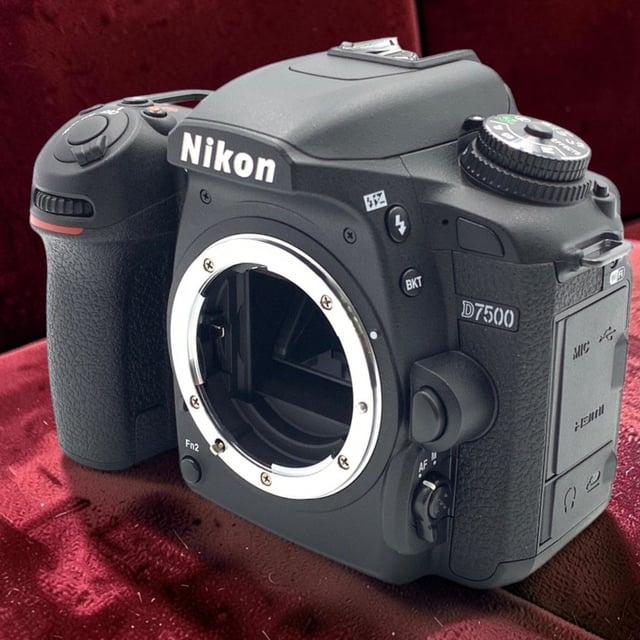 D7500 ボディ