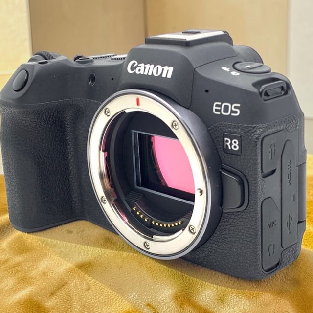 EOS R8 ボディ