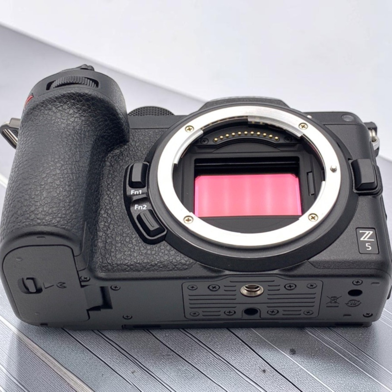 ニコン Z5 ボディの中古 (美品)・¥106,000 by あさもり | みんなのカメラ