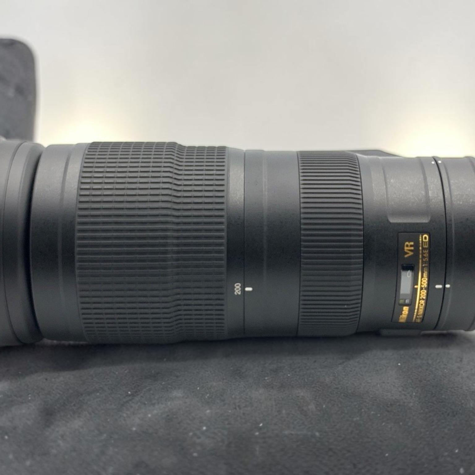 ニコン AF-S NIKKOR 200-500mm f/5.6E ED VRの新品/中古の在庫一覧