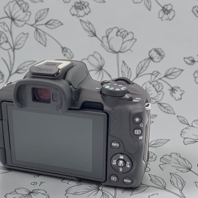 EOS R50 ボディ "ブラック"