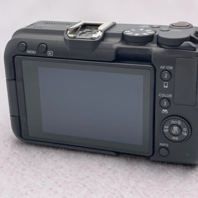 EOS R50 V ボディ "ブラック"