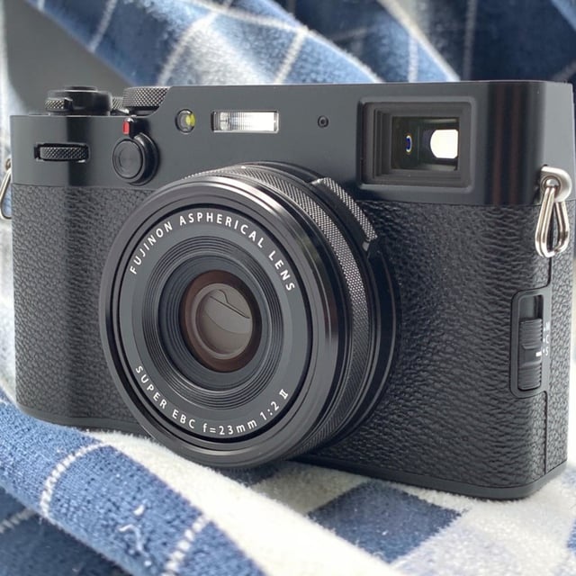 X100V "ブラック"