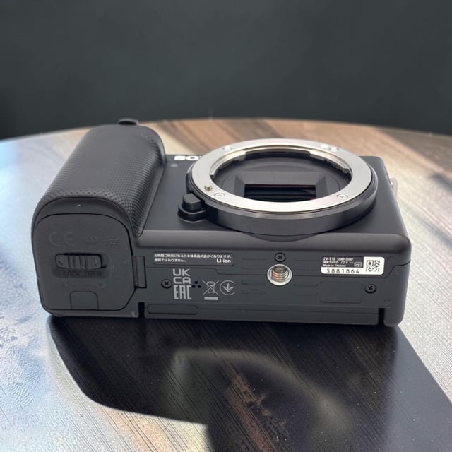 VLOGCAM ZV-E10 ボディ "ブラック"
