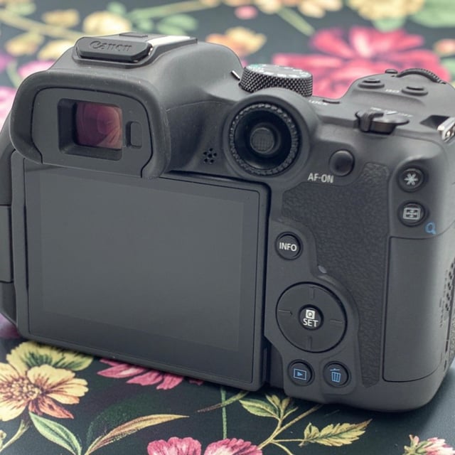 EOS R7 ボディ