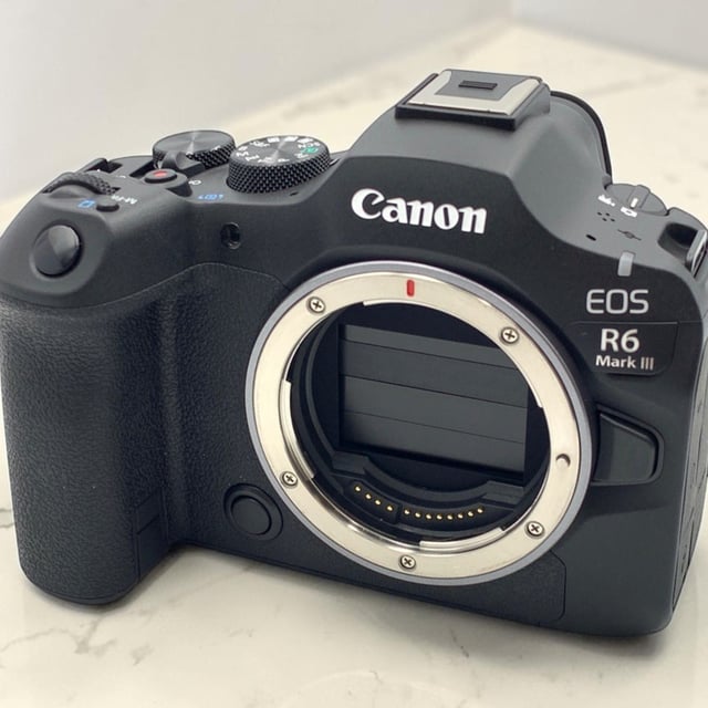 EOS R6 Mark III ボディ