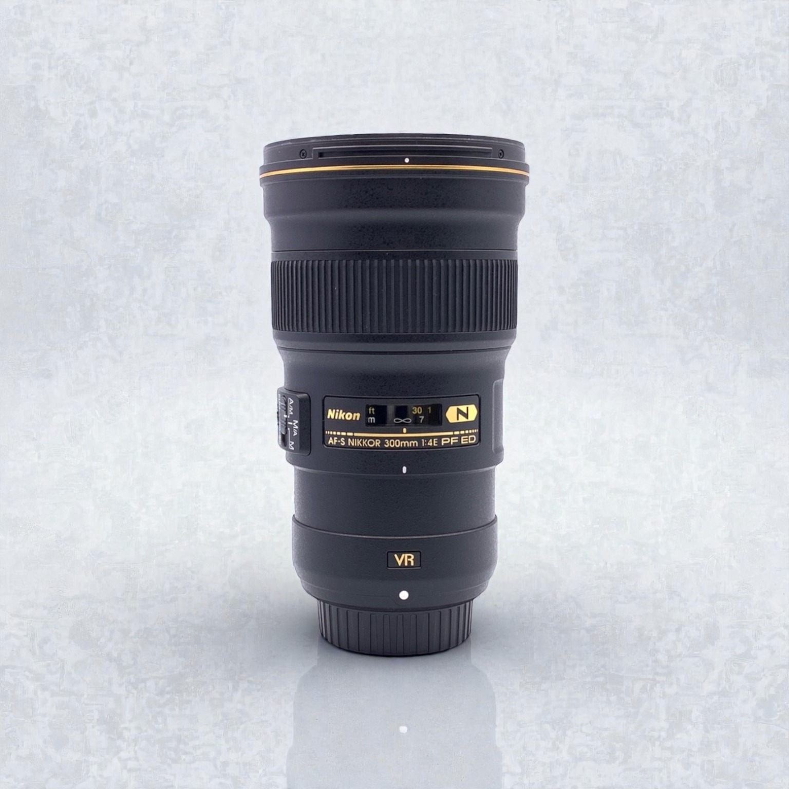 ニコン AF-S NIKKOR 300mm f/4E PF ED VRの新品/中古の在庫一覧