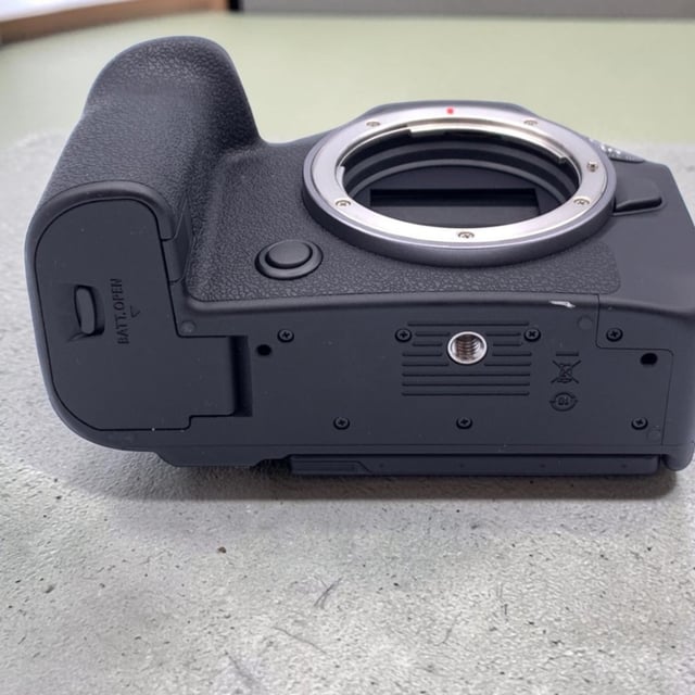 EOS R6 Mark III ボディ
